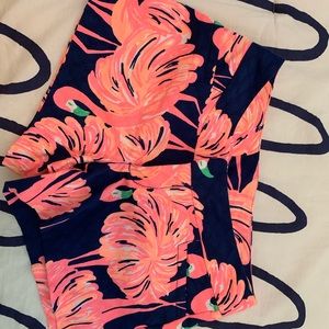 Lilly Pulitzer shorts “gimme some leg” print